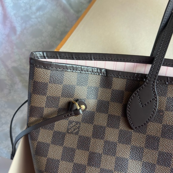 LV Neverfull MM Damier Ebene - Picture 3 of 14
